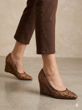 Wild Rose Embroidered Pointed-Toe Heels - Brown and Gold
